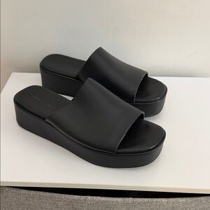 American Eagle Outfitters Black Platform Slides